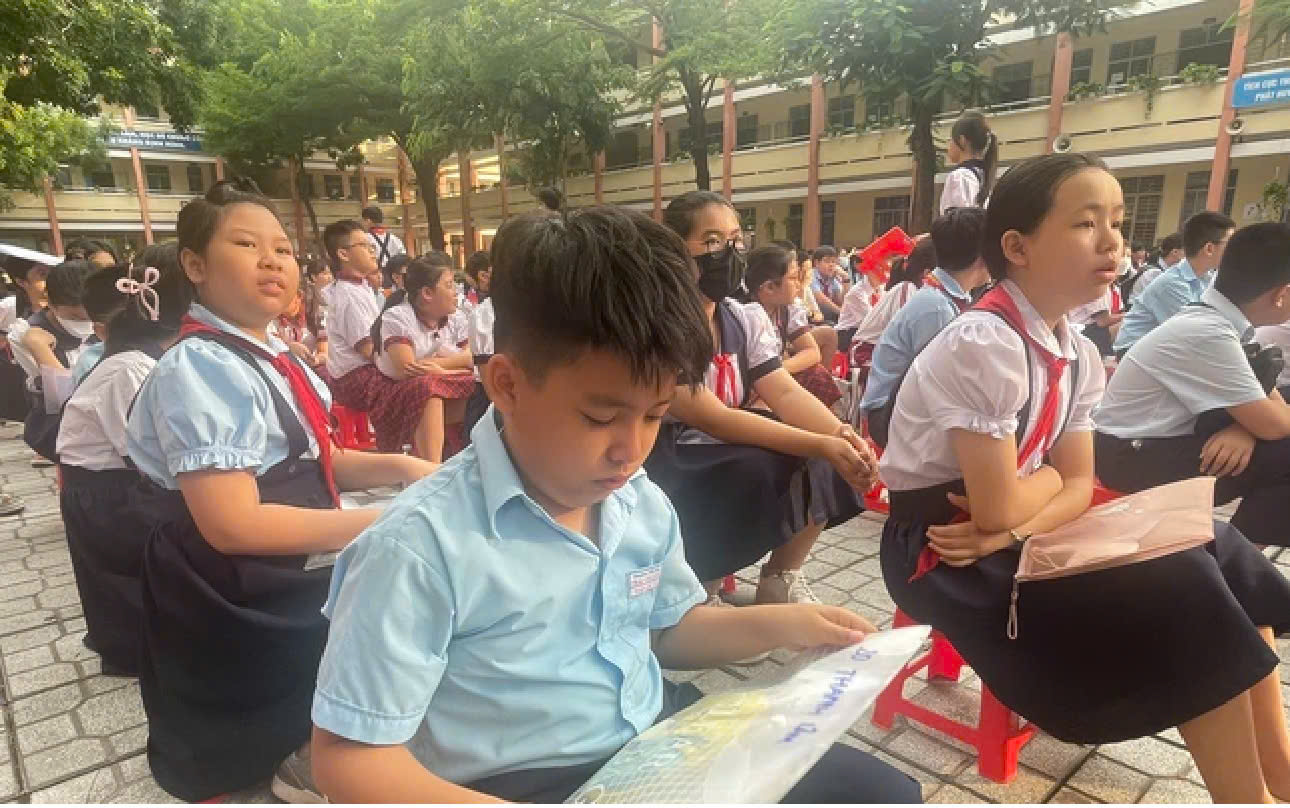 TP HCM hướng dẫn chi tiết các mức thu, khoản thu ở trường công lập để phụ huynh giám sát